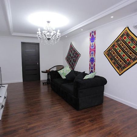 Overlooking Registan Square Luxury 2 Bedrooms Apartment Szamarkand Kültér fotó