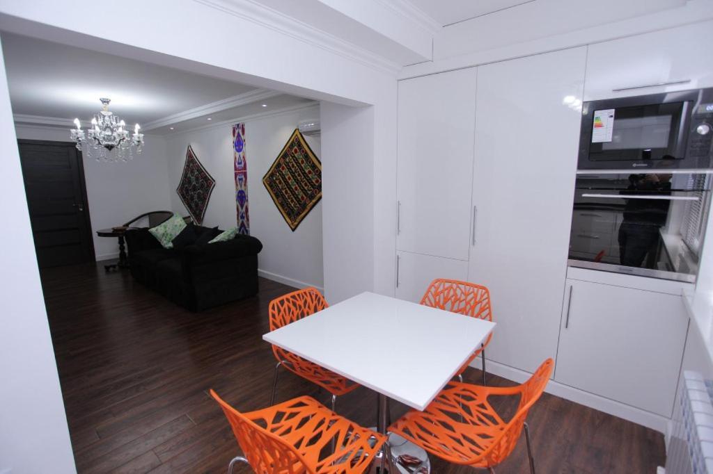 Overlooking Registan Square Luxury 2 Bedrooms Apartment Szamarkand Kültér fotó